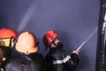 Video: Lính cứu hỏa chữa cháy bên trong Karaoke Kingdom Club
