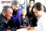 Vingroup chăm sóc, nuôi dưỡng 65 người già cô đơn, trẻ mồ côi Hà Tĩnh