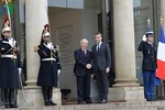 Tổng Bí thư và Tổng thống Pháp gặp gỡ báo chí sau hội đàm