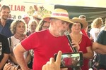 Đoàn xe vận động tranh cử của cựu Tổng thống Lula da Silva bị tấn công