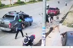 Đồng Nai: Đi ô tô dùng súng xử nhau kinh hoàng trên phố