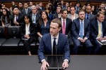 Facebook tiếp tục đối mặt với án điều tra mới