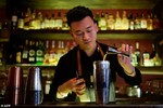 Báo Pháp viết về chàng bartender người Việt và món cocktail mang hương vị phở