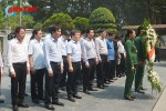 Đoàn cán bộ Ủy viên dự khuyết trung ương Đảng dâng hương tại Ngã ba Đồng Lộc