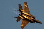 Lý do Israel có thể đứng đằng sau vụ tấn công căn cứ không quân Syria