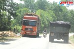 Nguy cơ mất an toàn giao thông do tập kết keo ven đường ở Hà Tĩnh