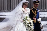 14 mẫu váy cưới đẹp nhất trong lịch sử Hoàng gia các nước