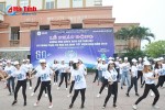 Hàng trăm sinh viên Đại học Hà Tĩnh tham gia chiến dịch Giờ Trái đất
