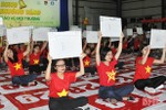 100 sinh viên Đại học Hà Tĩnh “Rung chuông vàng bảo vệ môi trường”