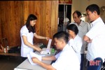 500 hộ nghèo, đối tượng chính sách Hương Khê được khám bệnh miễn phí