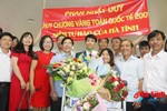 Hân hoan chào đón Phan Nhật Duy - HCV Toán quốc tế về nước