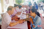 Hơn 1.000 người dân Kỳ Hà được khám bệnh, cấp thuốc miễn phí