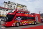 Tuyến buýt mui trần đầu tiên ở Hà Nội chính thức lăn bánh