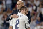 Dàn sao Real đồng loạt tri ân HLV Zidane
