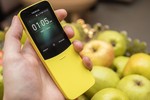 Cuối cùng Nokia 8110 màu vàng chuối cũng được bán tại Việt Nam