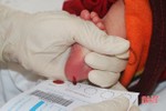Lấy máu ở gót chân trẻ sơ sinh - bước sàng lọc quan trọng