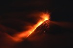 Kinh hoàng núi lửa Guatemala phun trào làm hàng trăm người thương vong