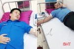 2 cán bộ thị xã Hồng Lĩnh hiến máu cứu bệnh nhân qua cơn nguy kịch
