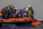 Tây Ban Nha thông báo tiếp nhận 629 người mắc kẹt trên Địa Trung Hải