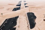 Cát sa mạc “nuốt chửng” đường cao tốc ở UAE