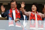Thế giới ngày qua: Ông Moon Jae-in ngỏ ý Hàn Quốc - Triều Tiên đồng đăng cai VCK World Cup 2030