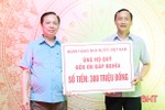 Ngân hàng Nhà nước Việt Nam ủng hộ Quỹ Đền ơn đáp nghĩa Hà Tĩnh 300 triệu đồng