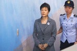 Thế giới ngày qua: Cựu Tổng thống Hàn Quốc Park Geun-hye chịu thêm 8 năm tù