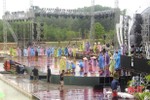 Đội mưa chuẩn bị cho đại lễ kỷ niệm 50 năm Chiến thắng Đồng Lộc