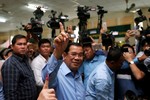 Thế giới ngày qua: Đảng của Thủ tướng Hun Sen tuyên bố thắng lợi bầu cử Campuchia
