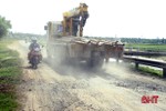 Nhiều tuyến giao thông ở Lộc Hà xuống cấp nghiêm trọng