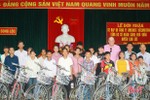 Trao 20 xe đạp cho học sinh nghèo vượt khó