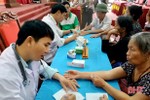 Gần 300 người dân phường Sông Trí được khám, cấp thuốc miễn phí