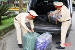 Chở 2.000 gói thuốc lá lậu từ Lao Bảo ra Hà Tĩnh bán, 2 đối tượng bị khởi tố