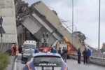 Vụ sập cầu cạn tại Italy: Bắt đầu thu hồi giấy phép của Autostrade
