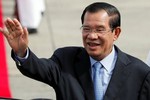 Thế giới ngày qua: Quốc vương Campuchia tái bổ nhiệm ông Hun Sen làm thủ tướng