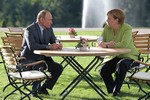 Thế giới ngày qua: Thủ tướng Đức và Tổng thống Putin gặp gỡ tại Berlin