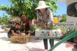 Độc đáo tuyến đường hoa bằng lốp ô tô ở xã bãi ngang Hà Tĩnh