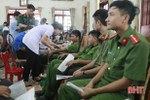 Hơn 900 CBCNVC huyện Hương Sơn tham gia ngày hội hiến máu