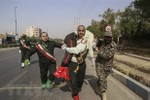 Iran bắt giữ một mạng lưới lớn nghi phạm vụ tấn công lễ diễu binh