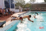 Hơn 100 học viên tập bơi cứu hộ, phòng chống đuối nước