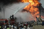 Thế giới ngày qua: Cháy đường ống dẫn dầu ở Nigeria, số người chết tăng lên 60