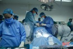 GS-TS đầu ngành phẫu thuật có sử dụng robot tại BVĐK Hà Tĩnh