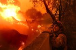 Thế giới nổi bật trong tuần: 74 người thiệt mạng, hơn 1.000 người mất tích vì cháy rừng ở California
