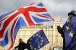 Thế giới ngày qua: Liên minh châu Âu và Anh đạt được dự thảo thỏa thuận Brexit