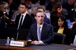 Mark Zuckerberg bị yêu cầu điều trần ở nhiều nước