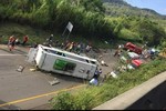 Colombia: Xe buýt chở đội bóng rổ bị lật, ít nhất 13 người thiệt mạng
