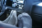 Trời lạnh có nên tắt sưởi ô tô để tiết kiệm xăng?