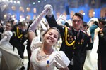 1.500 thiếu sinh quân tham gia tiệc khiêu vũ gần Điện Kremlin ở Moscow