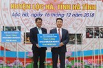 Trao tặng 250 đầu sách cho học sinh huyện Lộc Hà
