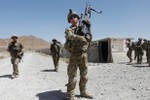 Sau Syria, Tổng thống Trump xem xét rút quân khỏi Afghanistan